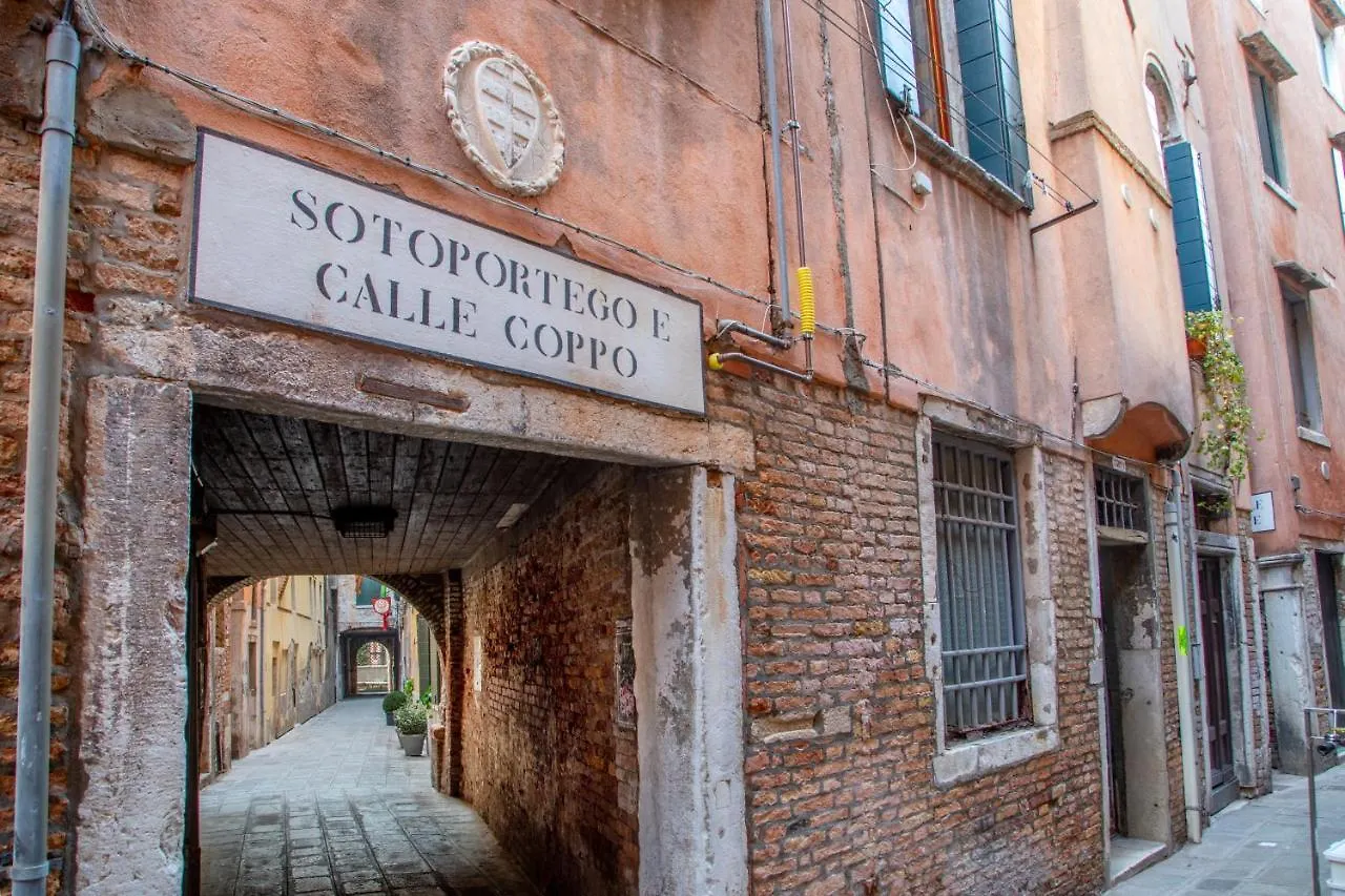 Daplace - Antica Casa Coppo Venedig 3*,  Italien